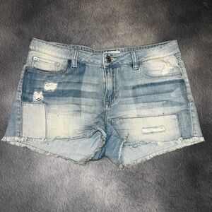 Kensie Light Blue Distressed Patch Denim Shorts size 27